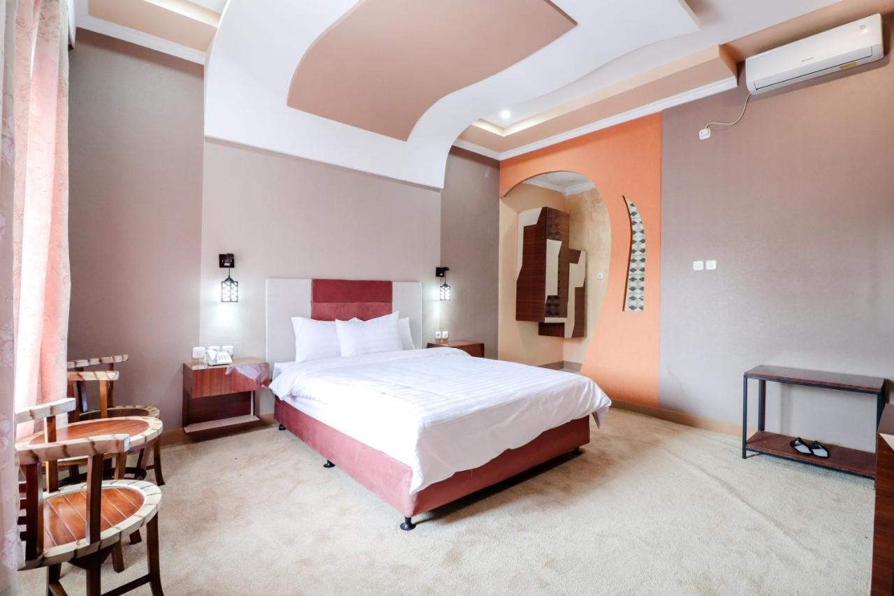 יוגיאקרטה Sartini Inn Jogja מראה חיצוני תמונה